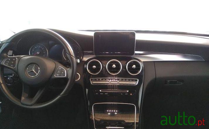 2015' Mercedes-Benz C-200 photo #2