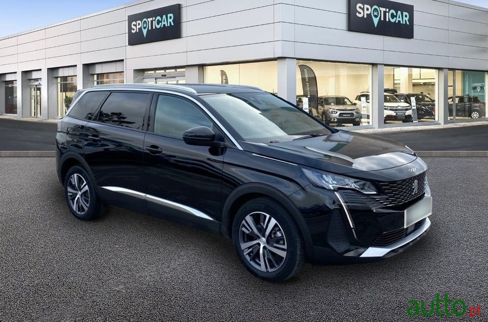 2024' Peugeot 5008 photo #3