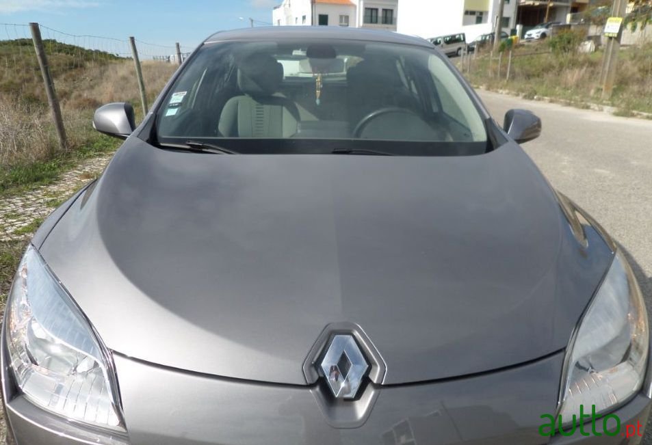 2010' Renault Megane photo #3