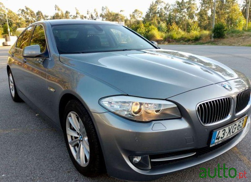 2011' BMW 520 photo #2