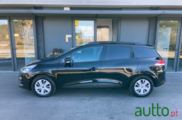 2018' Renault Clio Sport Tourer photo #5