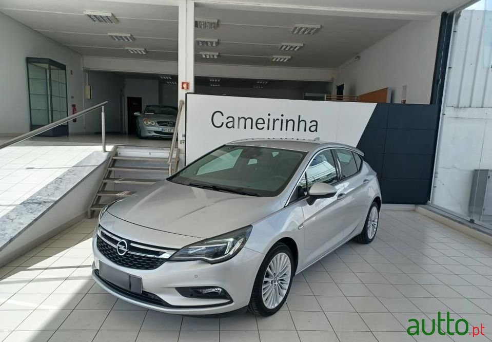 2018' Opel Astra photo #1