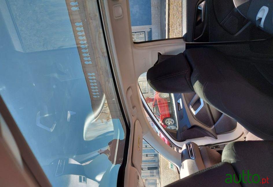 2015' Peugeot 308 Sw photo #1