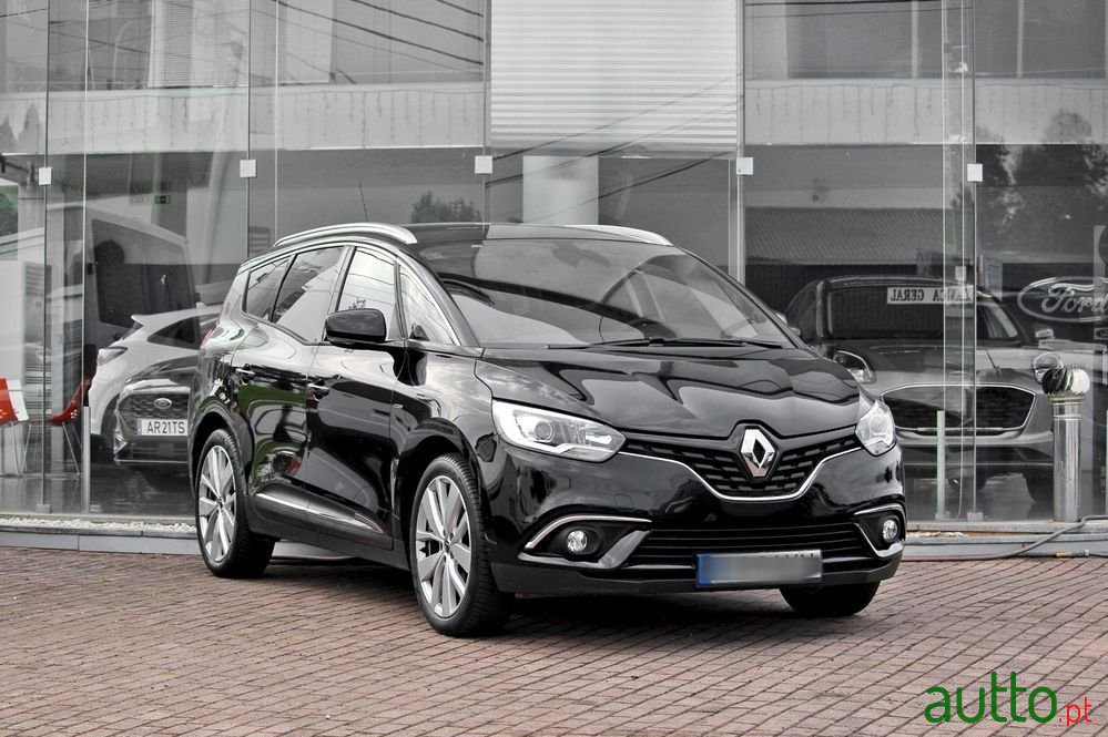 2020' Renault Grand Scenic photo #1