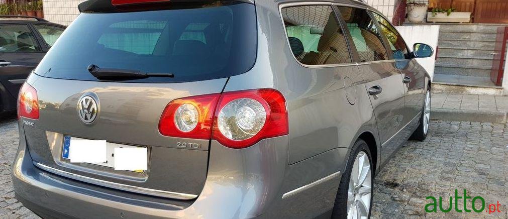 2007' Volkswagen Passat Variant photo #1