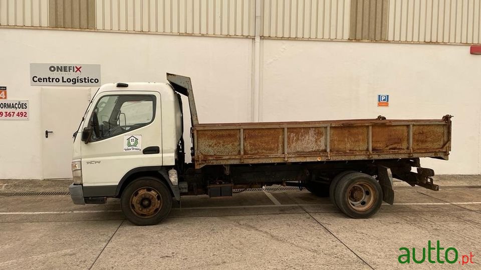 2006' Mitsubishi Canter photo #5