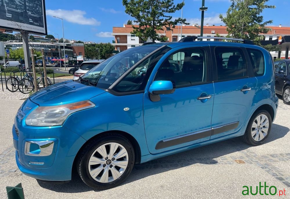 2013' Citroen C3 Picasso photo #1