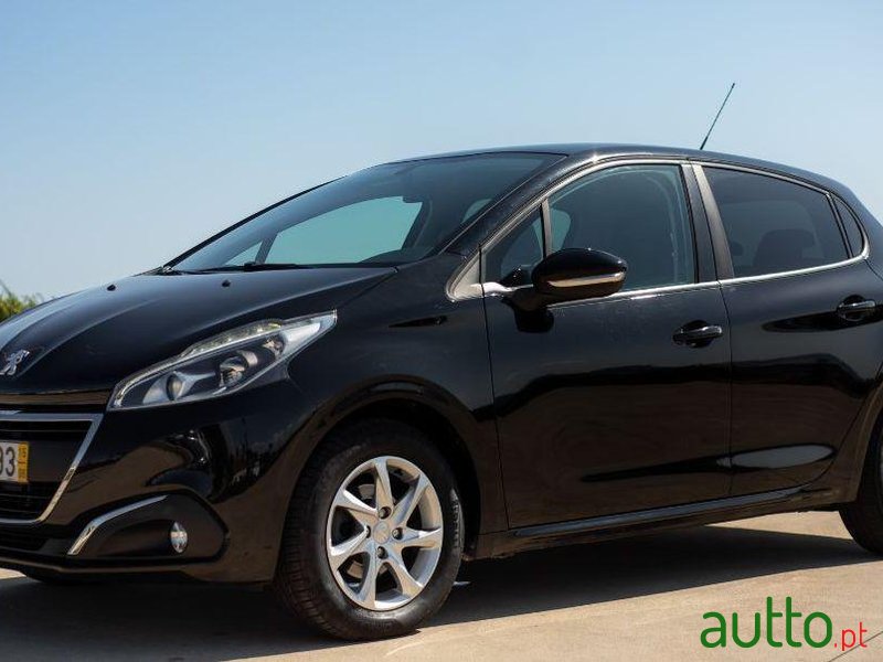 2015' Peugeot 208 photo #2