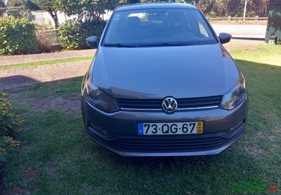 2015' Volkswagen Polo photo #3