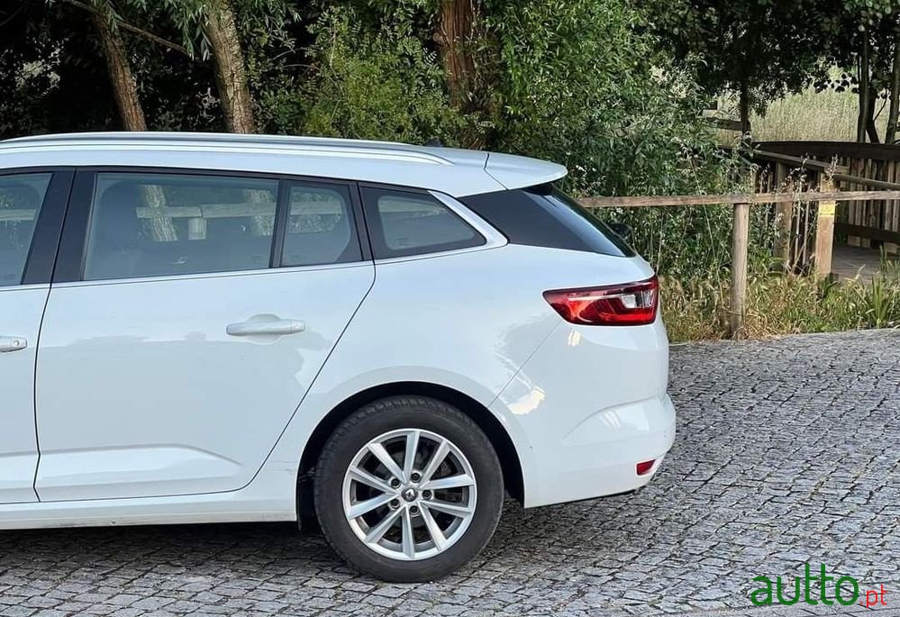 2019' Renault Mégane Sport Tourer photo #5