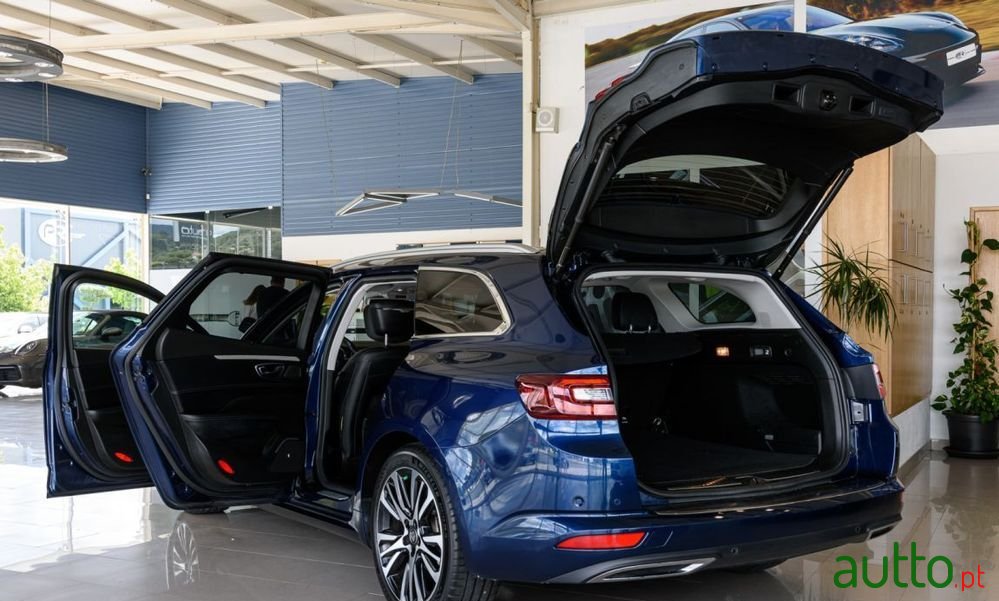 2016' Renault Talisman Sport Tourer photo #4