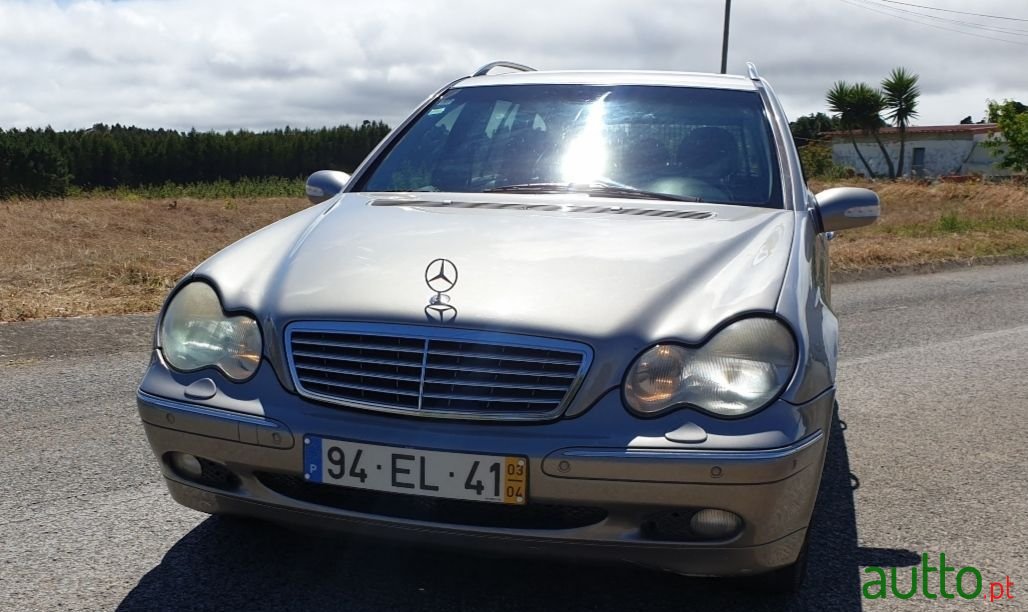 2003' Mercedes-Benz C-220 photo #3