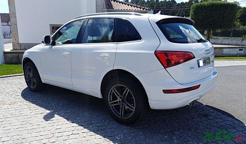 2009' Audi Q5 Quattro photo #2