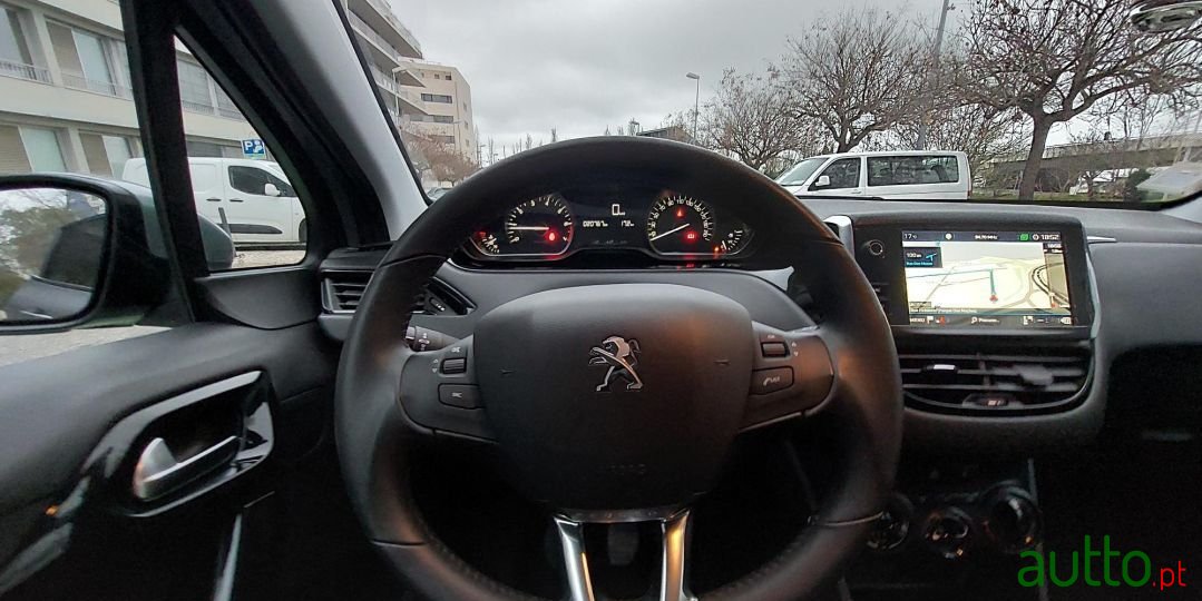 2019' Peugeot 208 photo #4