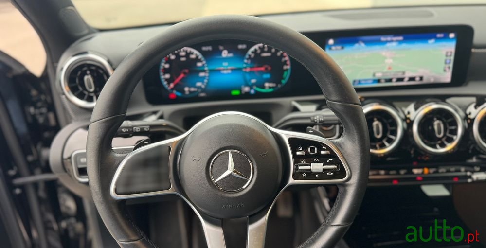 2021' Mercedes-Benz Classe A E Style Plus photo #2