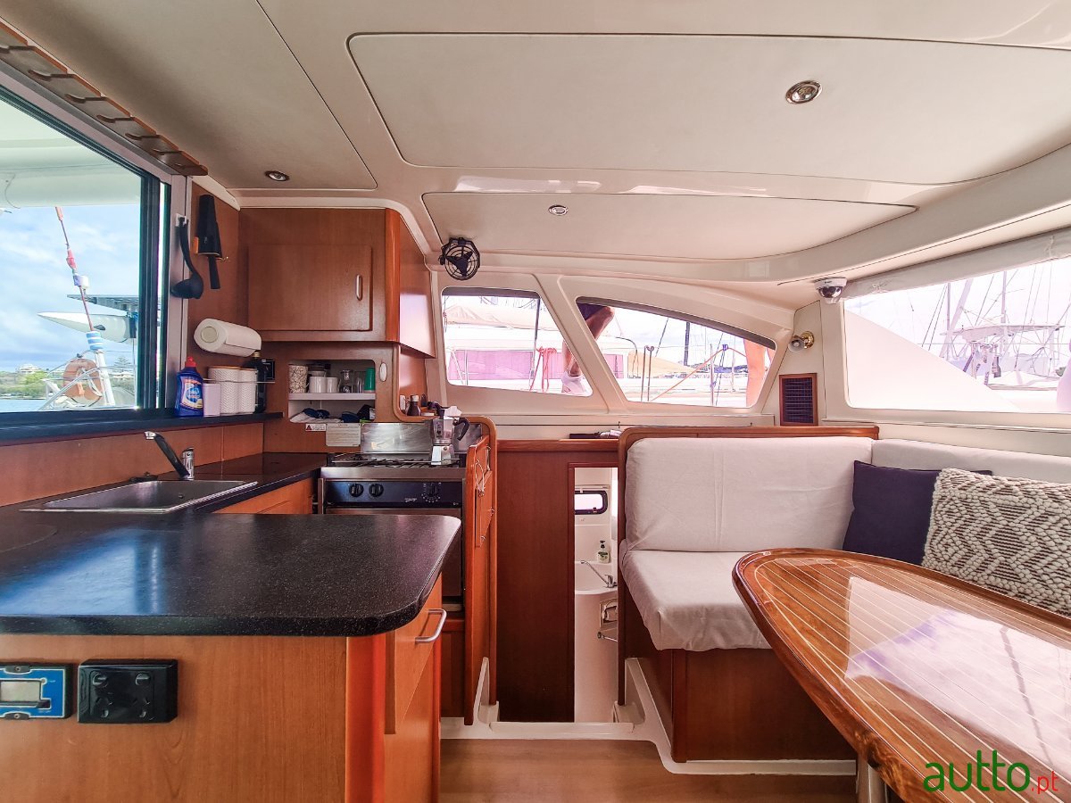 2010' Leopard 38 photo #4