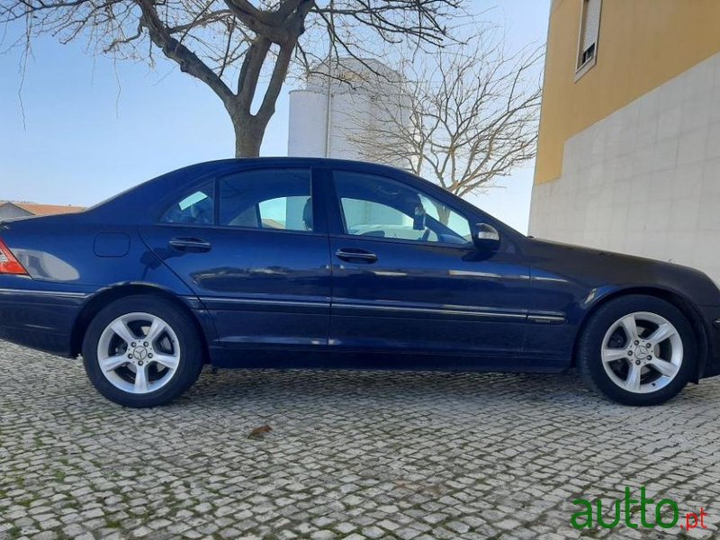 2003' Mercedes-Benz C-220 photo #4