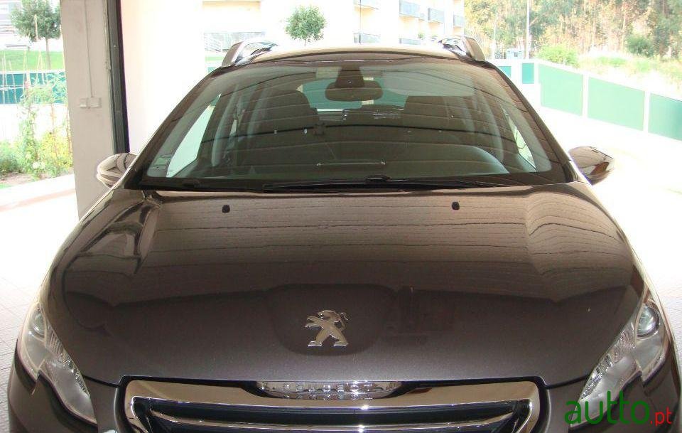 2014' Peugeot 2008 Allure photo #3