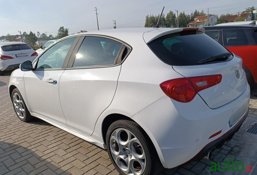 2019' Alfa Romeo Giulietta 1.6 Jtdm Tct photo #2