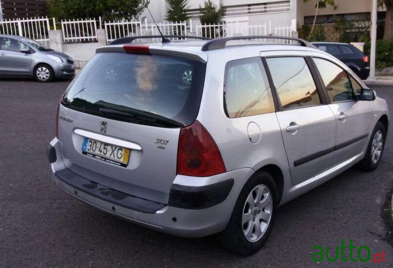 2004' Peugeot 307 Sw 1.4 Hdi photo #2