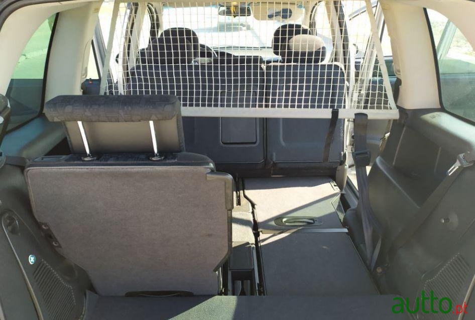 2002' Opel Zafira photo #2