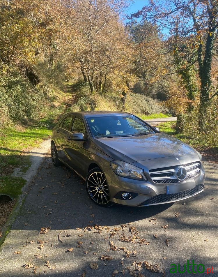 2012' Mercedes-Benz Classe A photo #1