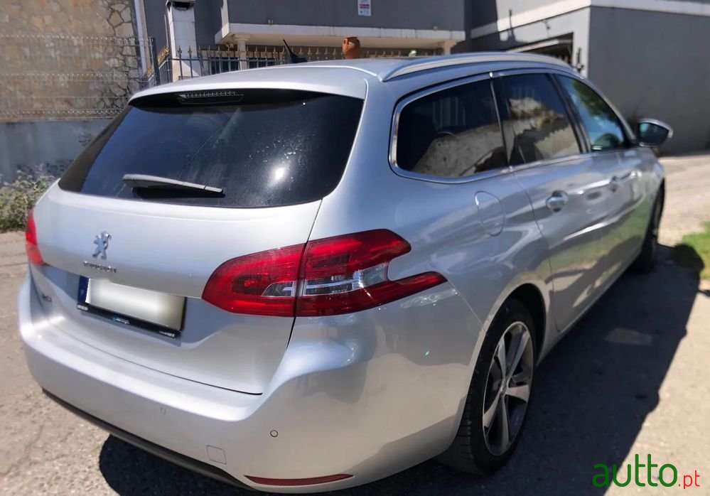 2017' Peugeot 308 Sw photo #3