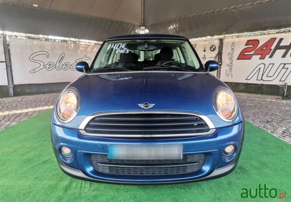 2011' MINI Cooper photo #2