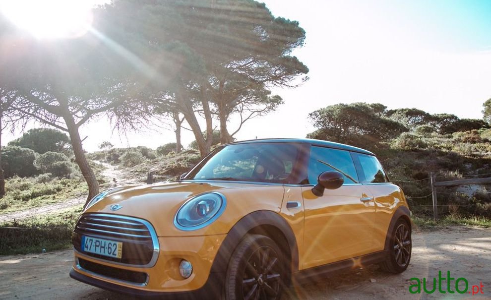 2014' MINI Cooper photo #2