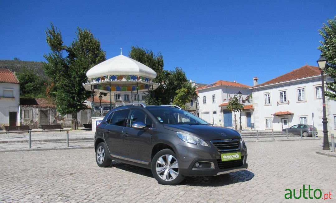 2013' Peugeot 2008 photo #1