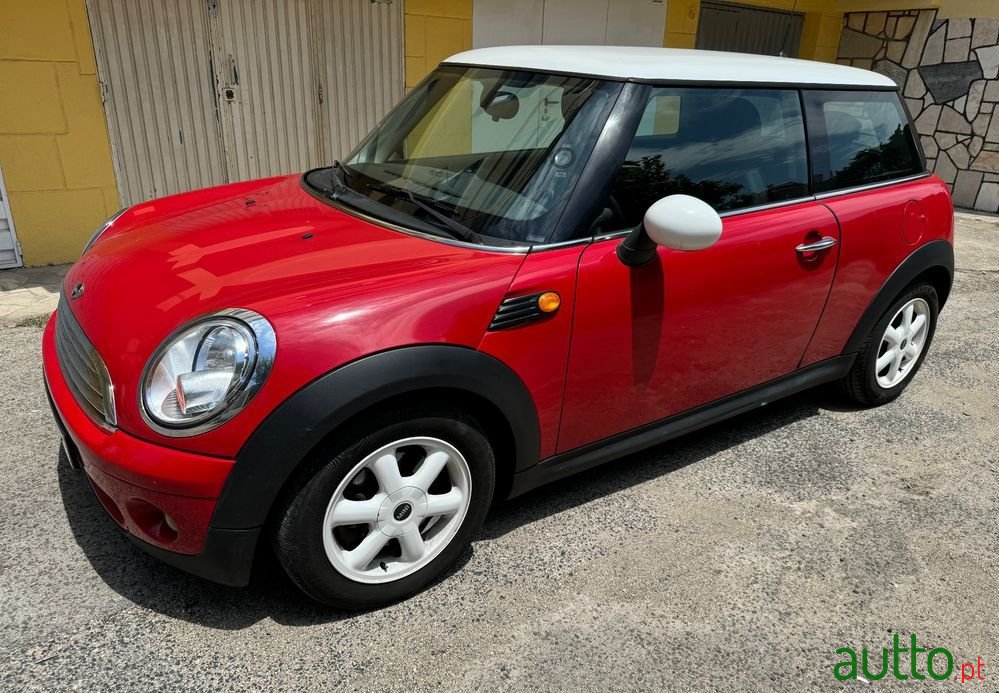 2007' MINI Cooper Standard photo #1