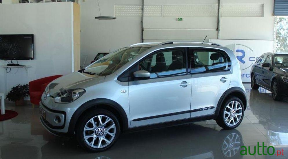 2013' Volkswagen Up 1.0 Cross Up photo #2