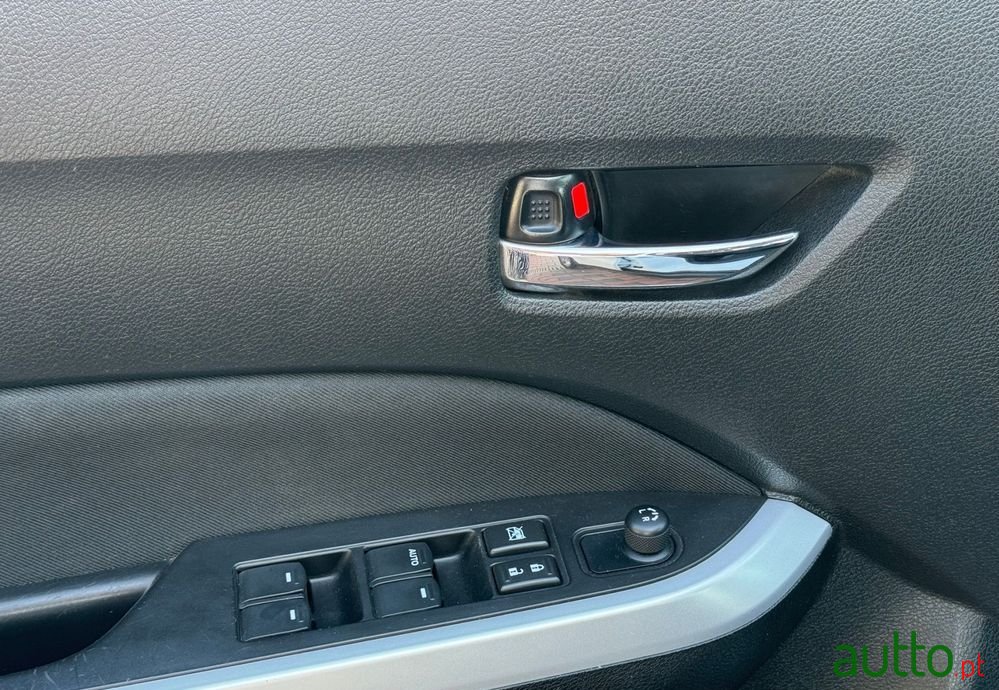 2016' Suzuki Vitara photo #5