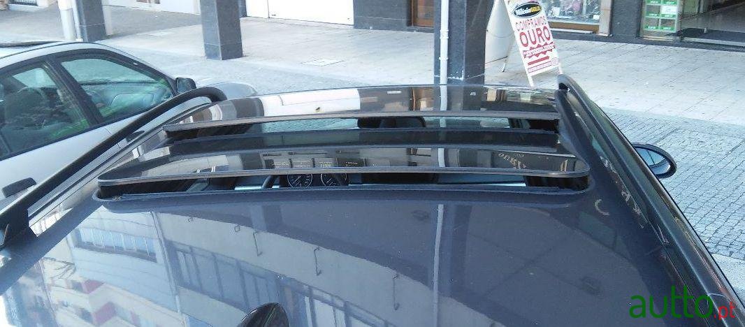 2008' BMW 320 photo #1