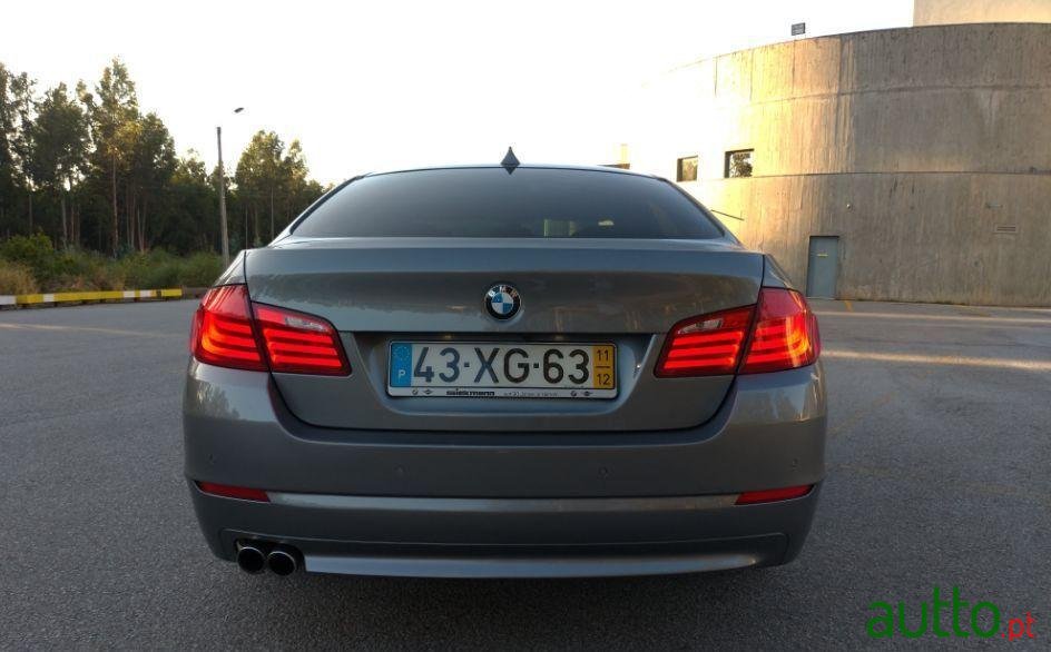 2011' BMW 520 photo #3