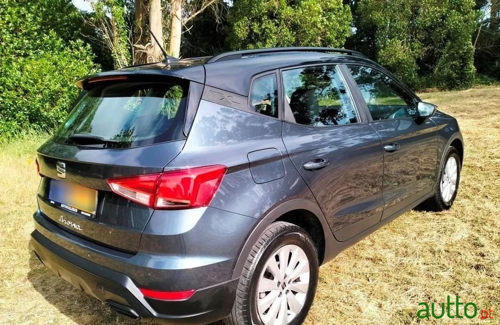2023' SEAT Arona 1.0 Tsi Style photo #5