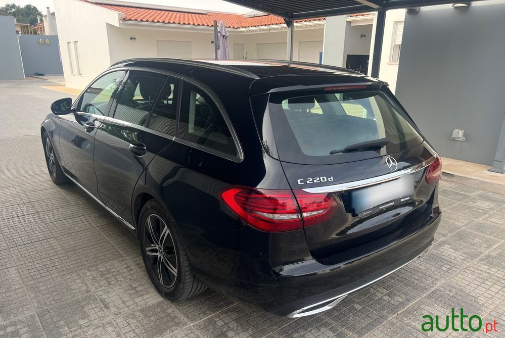 2020' Mercedes-Benz Classe C photo #6