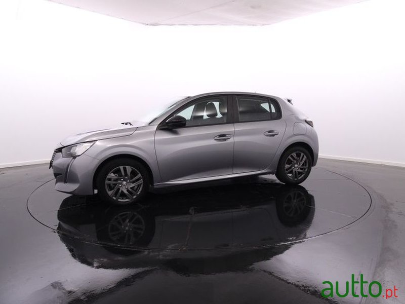 2022' Peugeot 208 photo #2