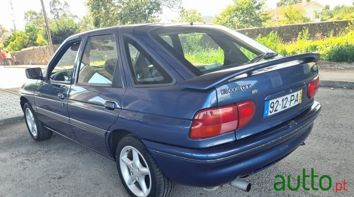 1994' Ford Escort photo #2