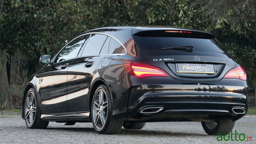 2016' Mercedes-Benz Cla-180 photo #2