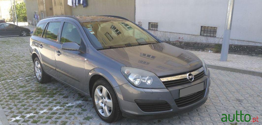 2006' Opel Astra Caravan photo #4