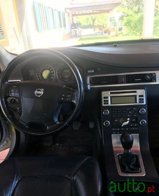 2008' Volvo V70 photo #5