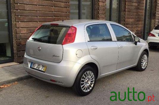 2010' Fiat Grande Punto photo #2