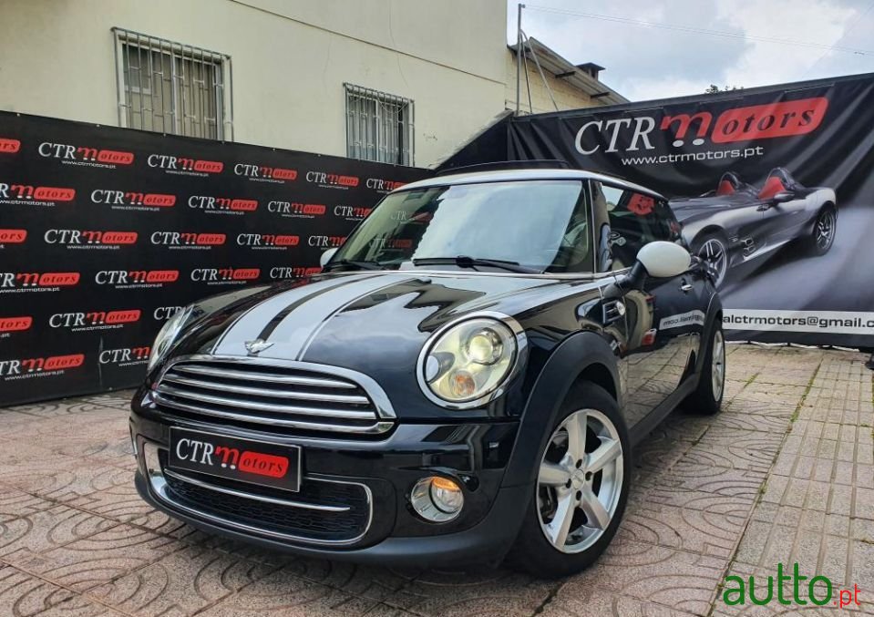 2011' MINI Cooper photo #1