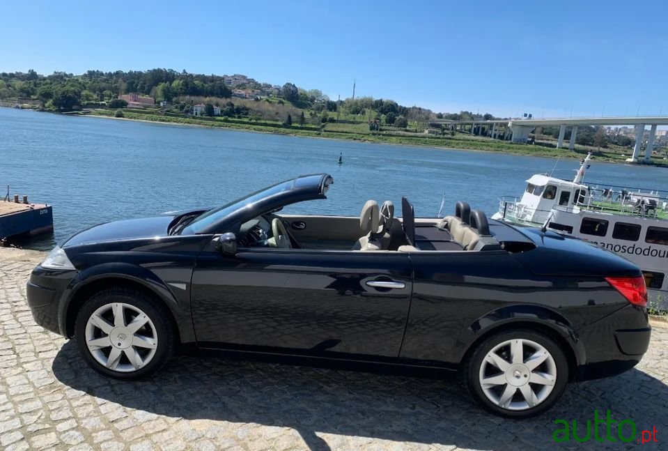 2006' Renault Megane photo #3