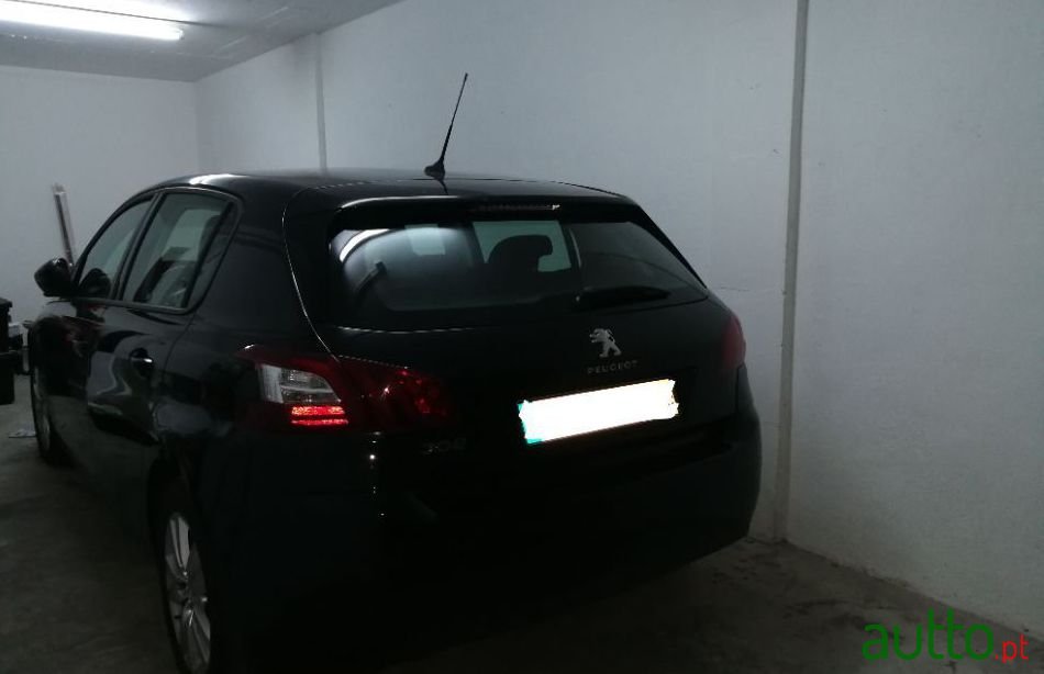 2013' Peugeot 308 photo #2