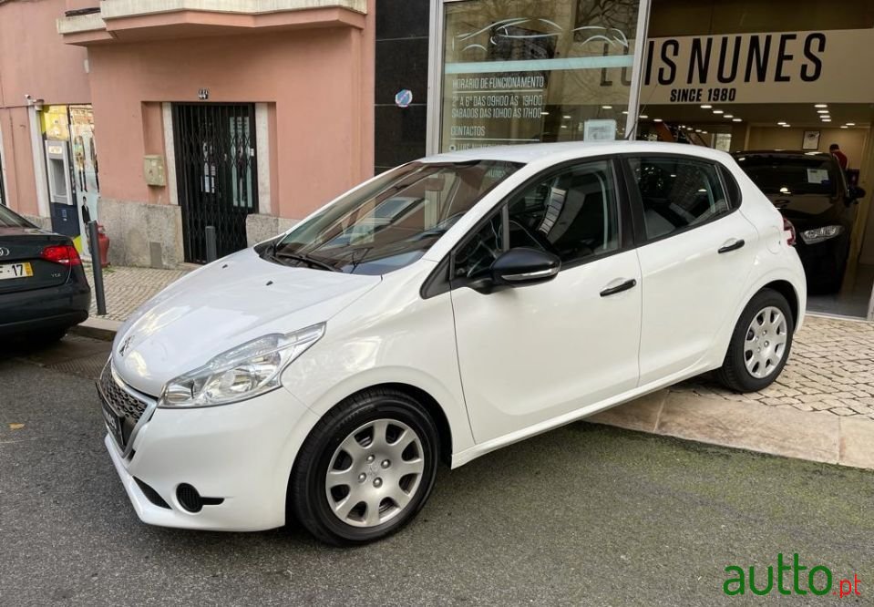 2013' Peugeot 208 photo #4