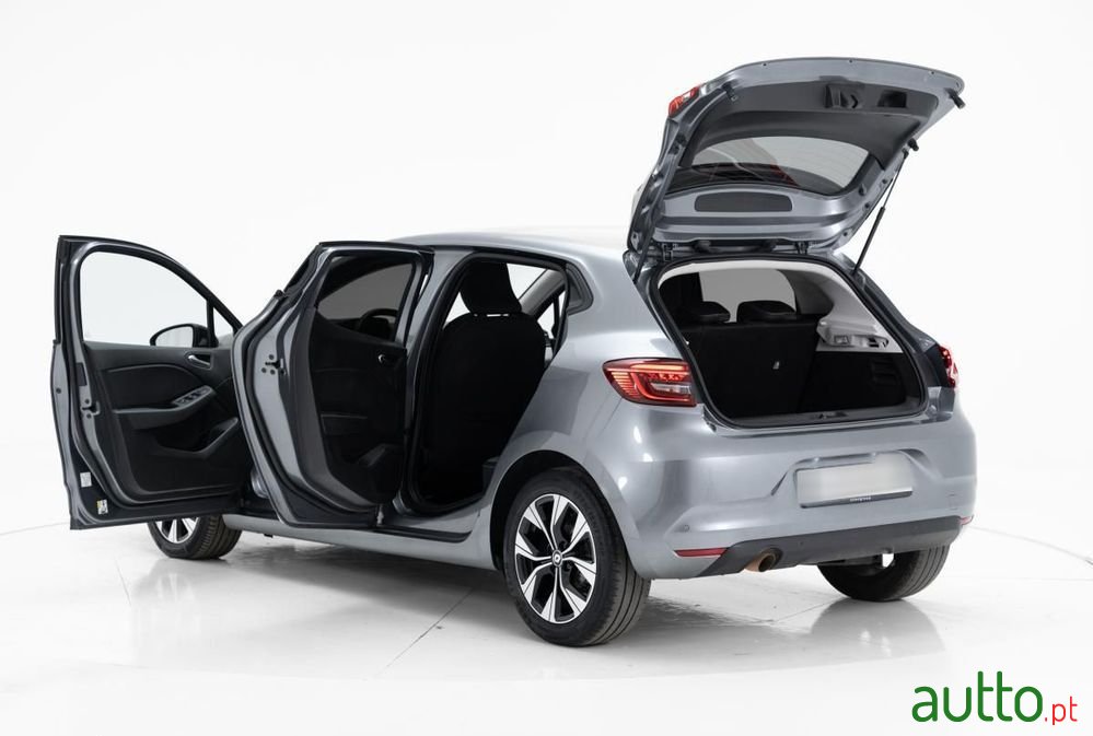 2023' Renault Clio photo #5