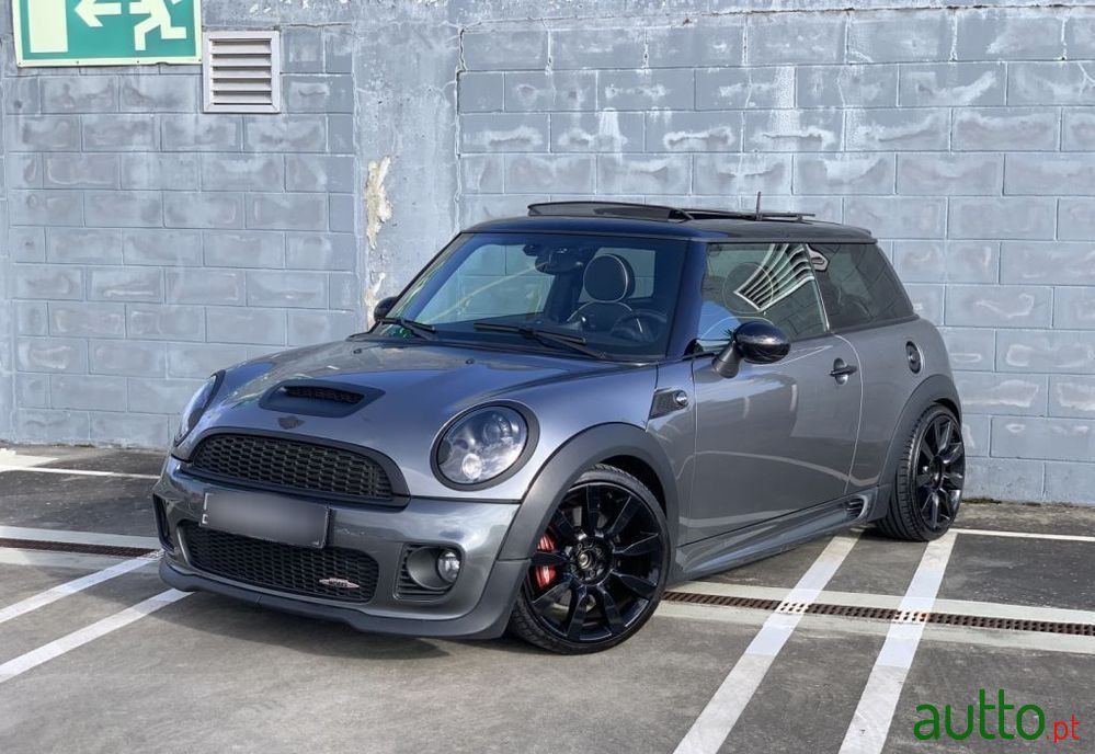2009' MINI John Cooper Works photo #4