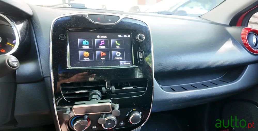 2013' Renault Clio 0.9 Tce photo #6